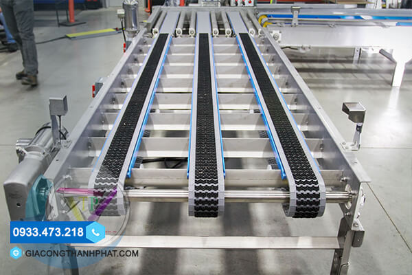 Băng tải xích là gì? Cấu tạo như thế nào?