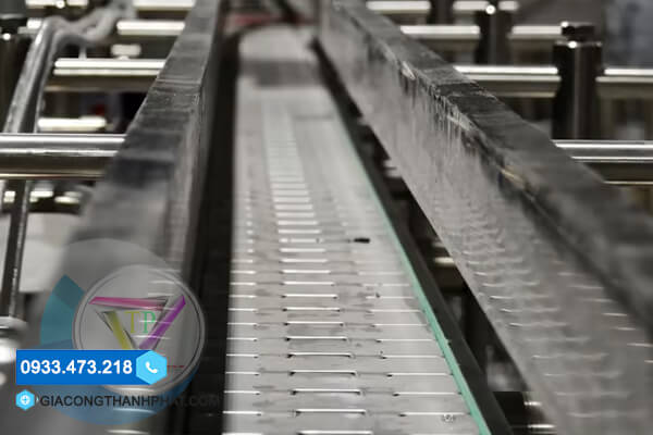 Ứng dụng và lợi ích khi sử dụng băng tải
