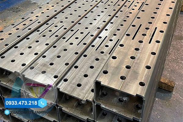 Cắt laser ống hộp giá rể
