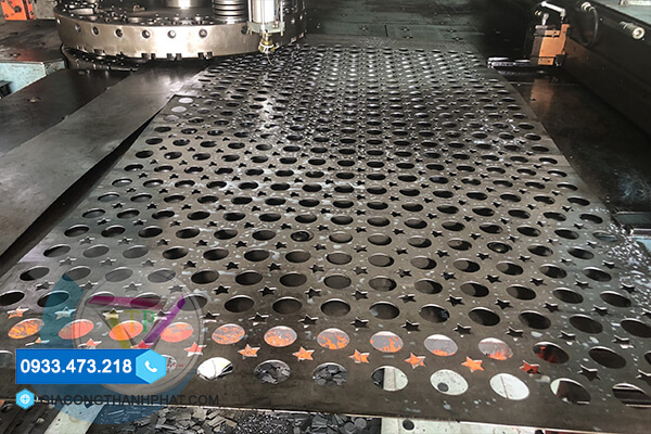 Địa chỉ gia công đục lỗ inox