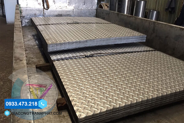 Đơn vị gia công dập gân inox