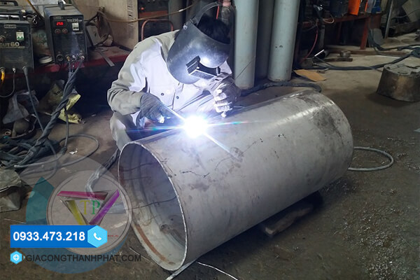 Gia công hàn ống inox