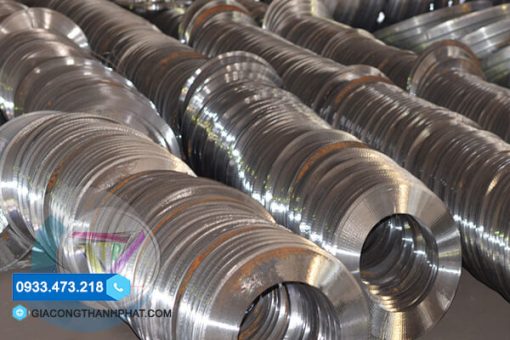 Gia công mặt bích ly tâm chát lượng