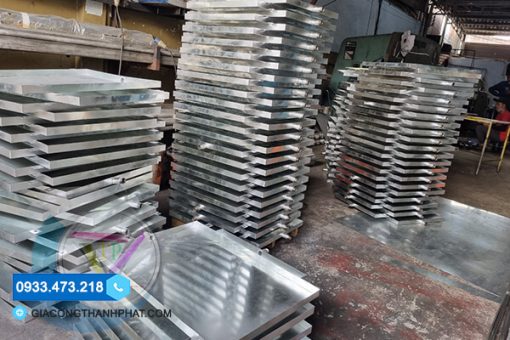 Gia công máng hứng nước inox sắt thép tôn mạ kẽm