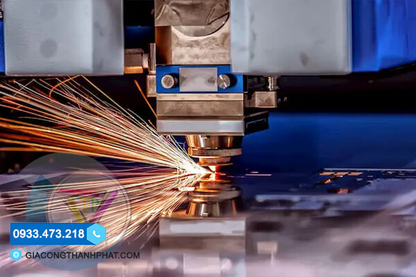Máy khắc laser CNC