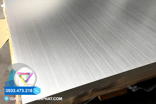 Tấm inox 304 b�?mặt HL
